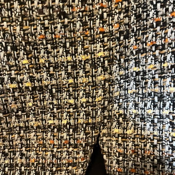 Gianni Bini Cute Black/Tan skirt with accent buttons and front slit Size 8 NWT - Picture 2 of 9